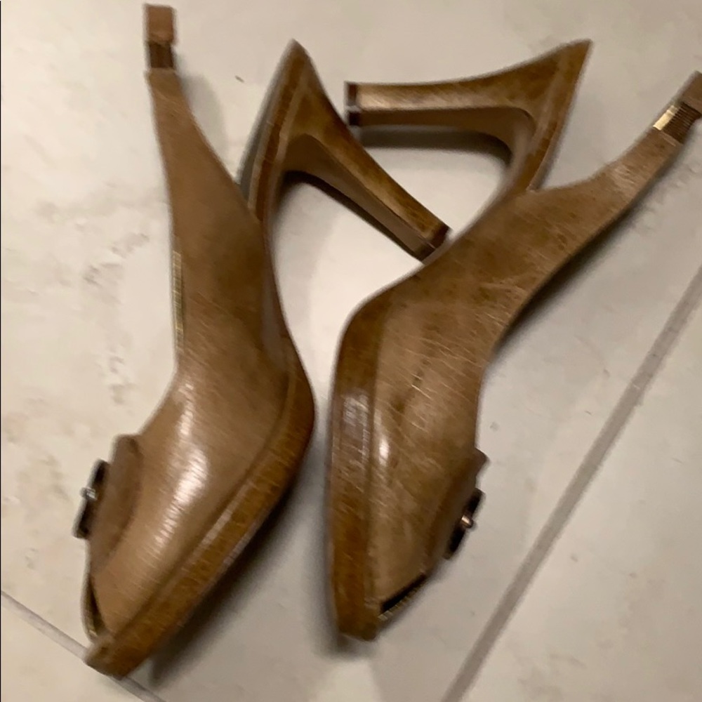 Heels - Picture 2 of 5